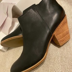 RACHEL COMEY MARS 10.5!!! LIKE 9.5!!!